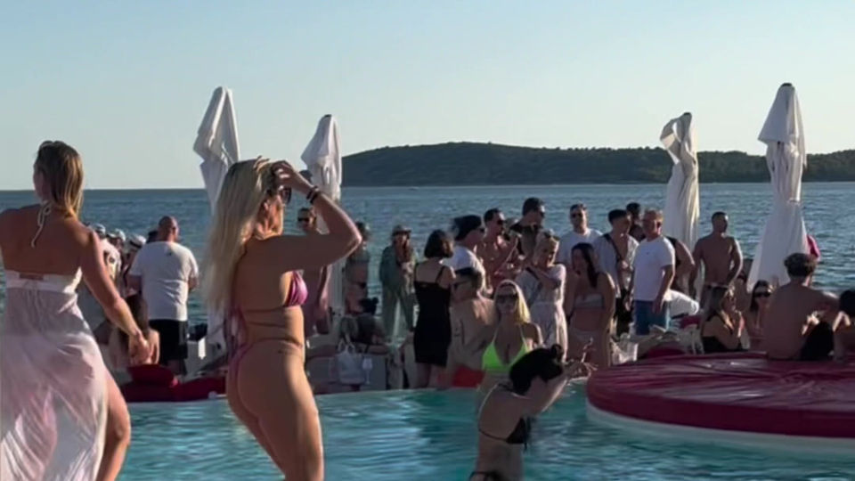 LUKE LEON @ En Vogue Beach Club, Croatia